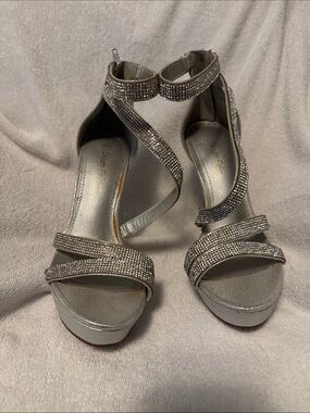 Dream Pairs Silver Rhinestone Platform Heels